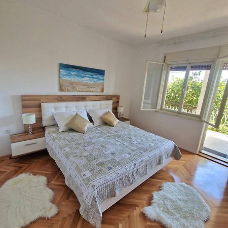 Apartments By The Sea Seget Donji, Trogir - 2029 Eksteriør bilde