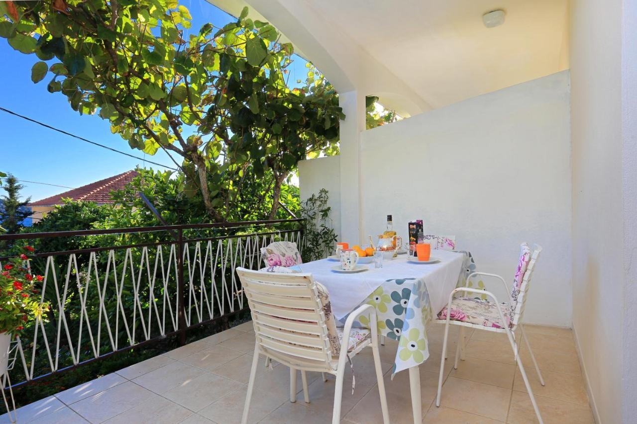 Apartments By The Sea Seget Donji, Trogir - 2029 Eksteriør bilde