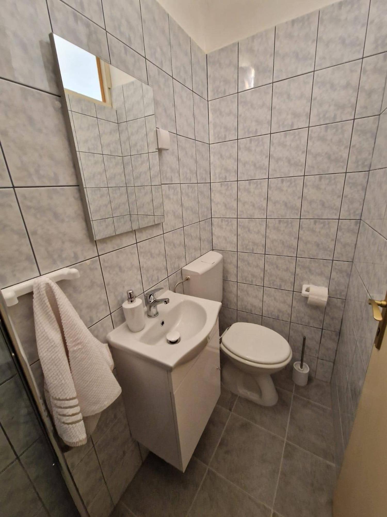 Apartments By The Sea Seget Donji, Trogir - 2029 Rom bilde
